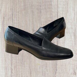 Amalfi by Rangoni Black Italian Leather Heeled Loafer Pumps Size 7.5 AAA Narrow